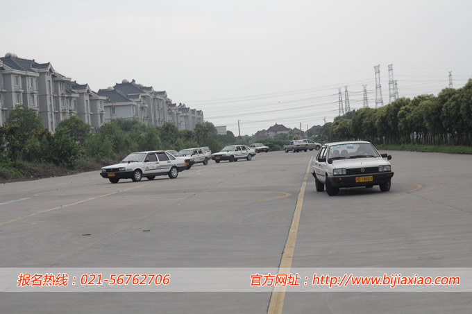 �Ϻ������У������������